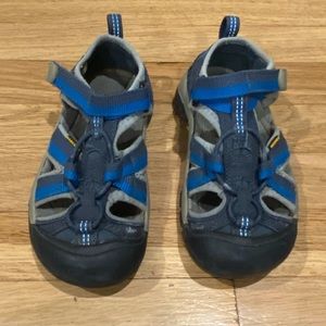 Keen boys sandals size 11